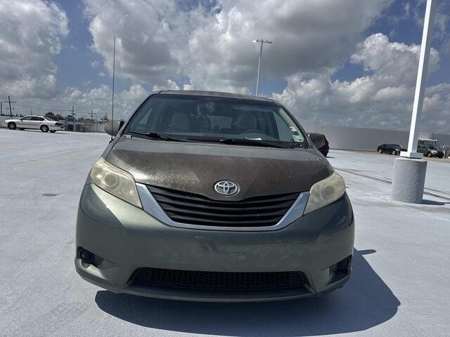 Used 2014 Cypress Pearl Toyota LE image 13