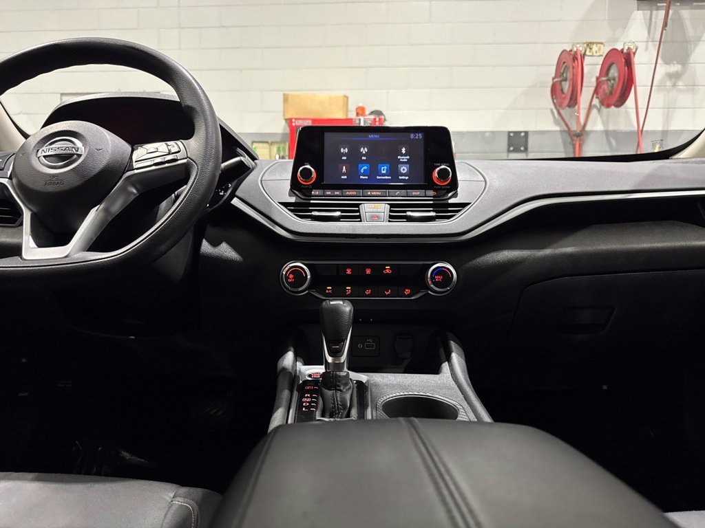 Used 2022 Black Nissan 2.5 S image 13