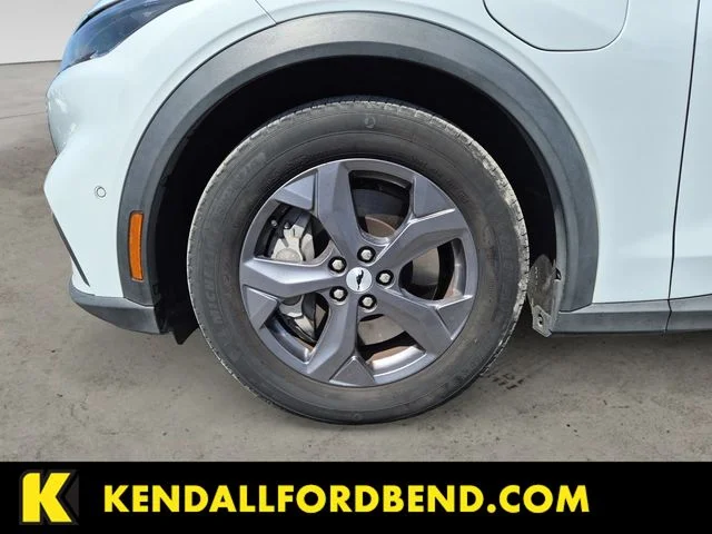 Used 2023 White Ford Select image 9