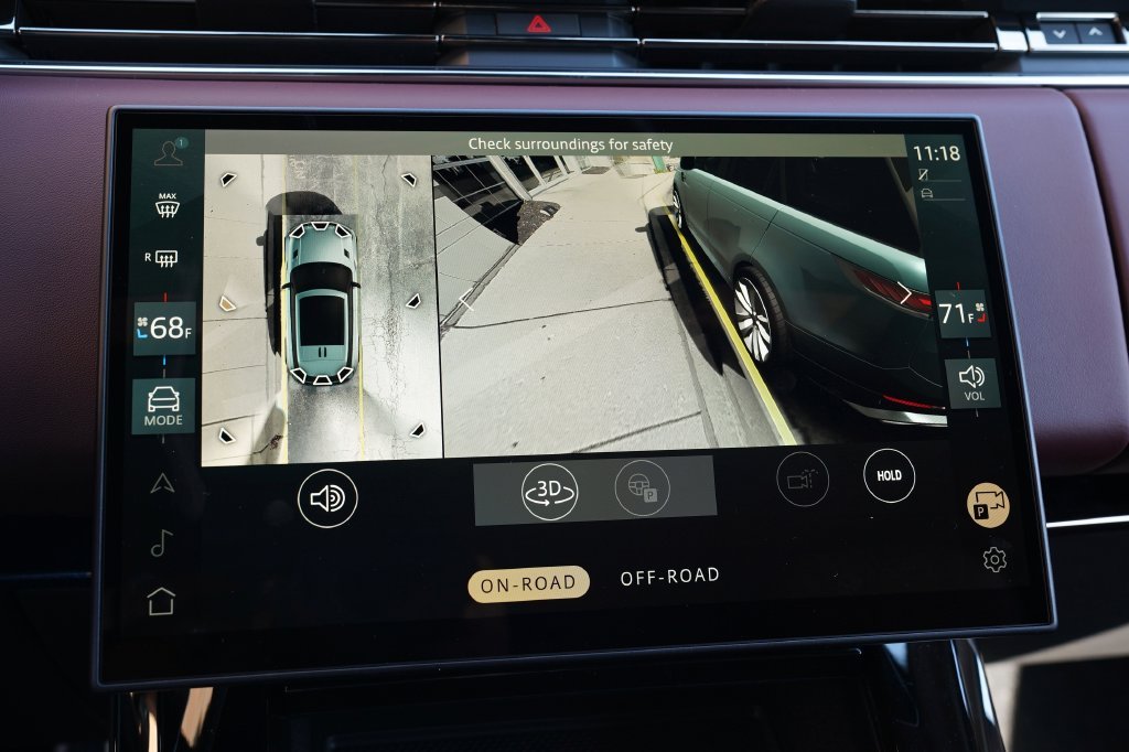 New 2027 Santorini Black Land Rover Dynamic SE image 26