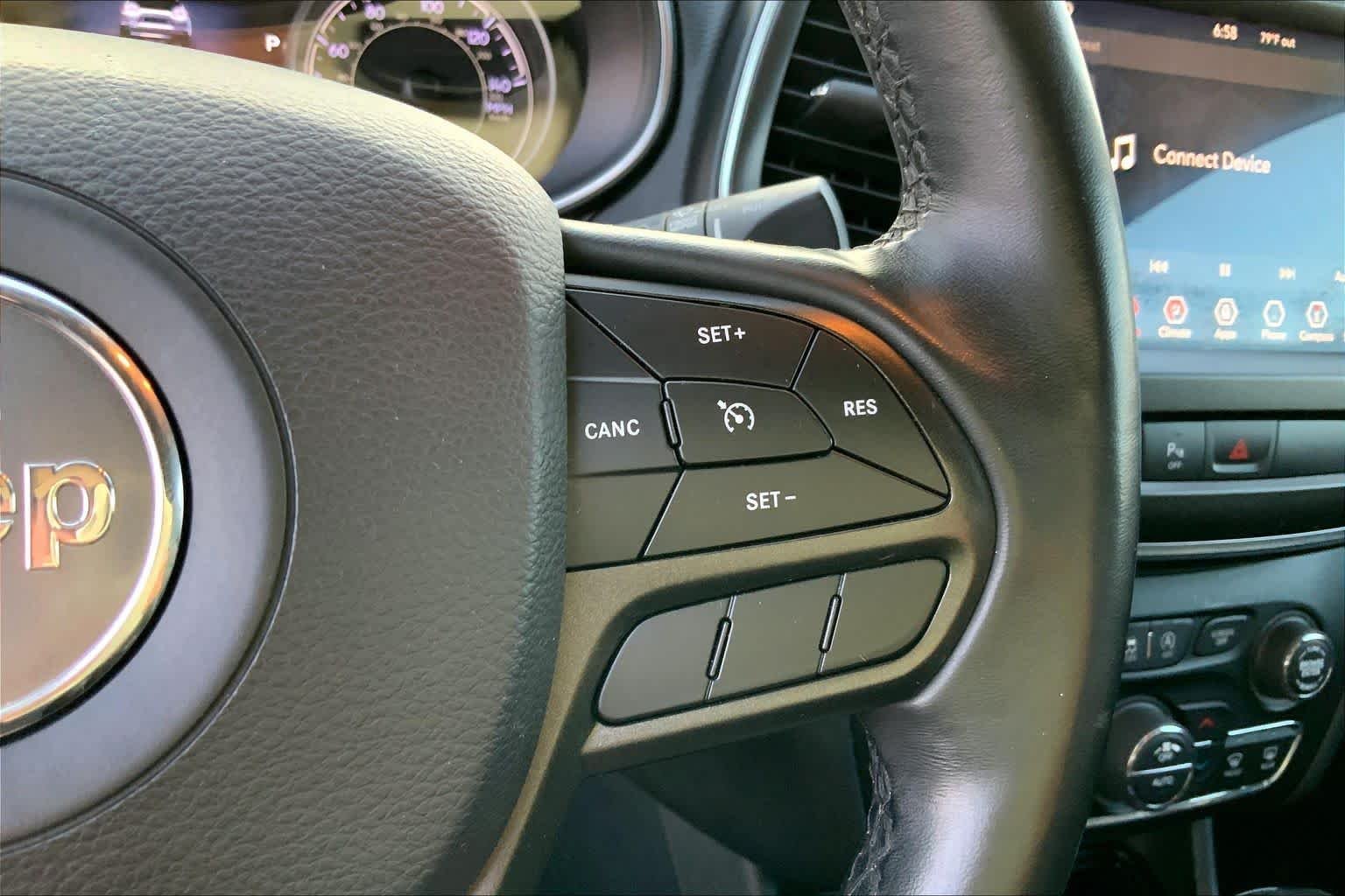 Used 2019 Diamond Black Crystal Pearlcoat Jeep Trailhawk image 23
