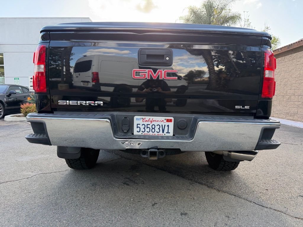 Used 2015 Black GMC SLE image 12