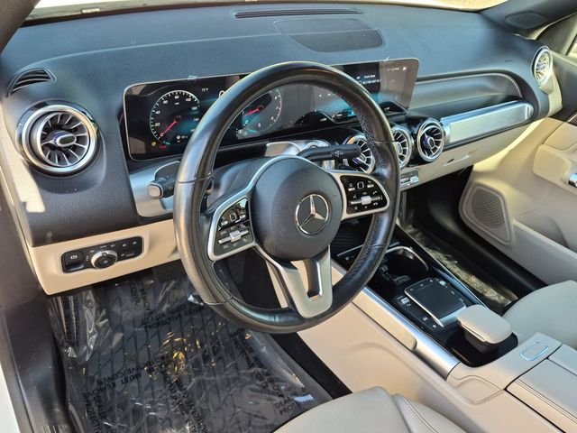 Used 2021  Mercedes-Benz GLB 250 image 13