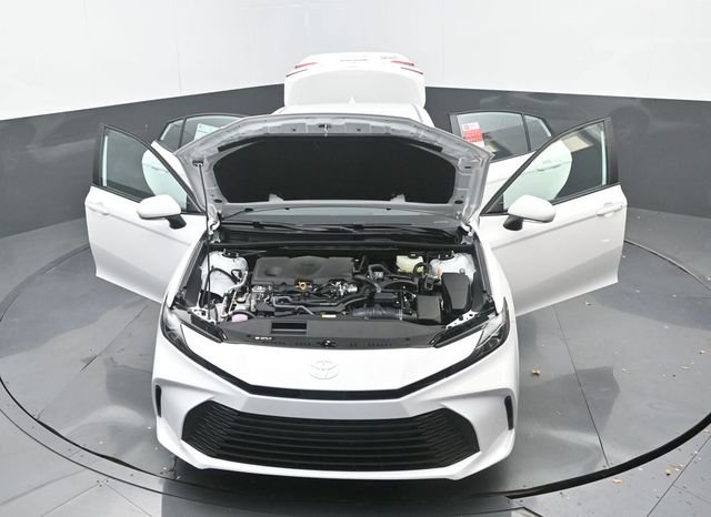 New 2026 Ice Cap Toyota LE image 32