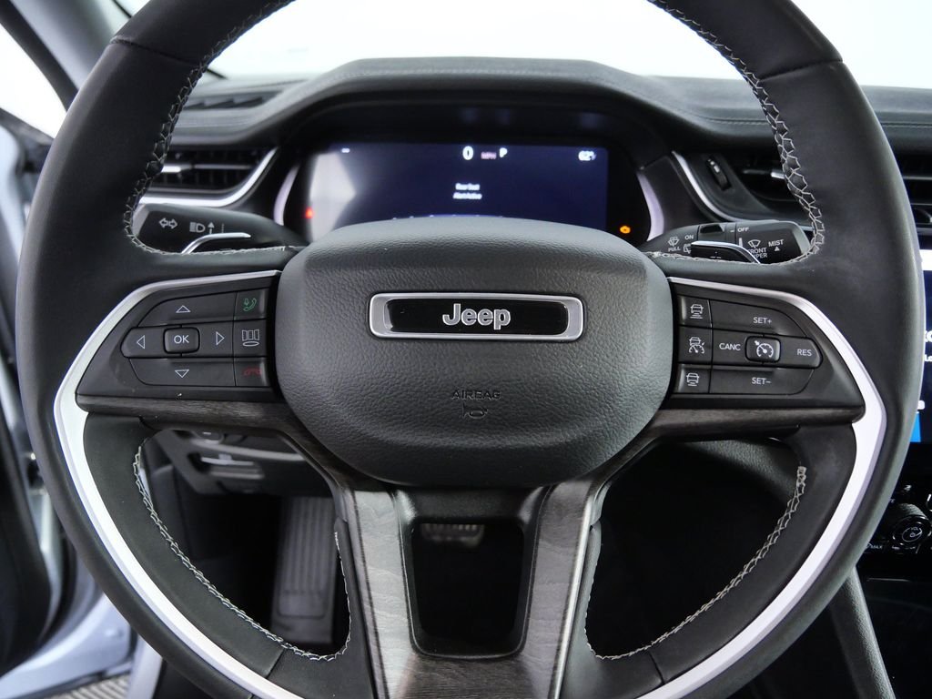 Used 2023 Silver Jeep Limited image 21