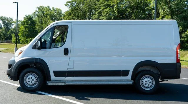 Used 2025 White Ram Base image 9