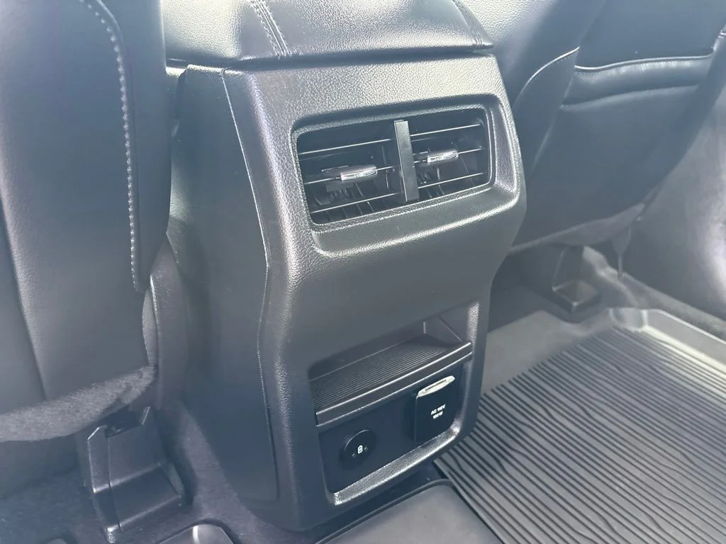 Used 2024 Oxford White Ford SEL image 25