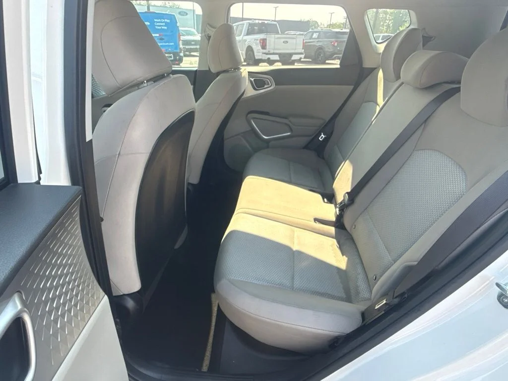 Used 2024 White Kia LX image 22