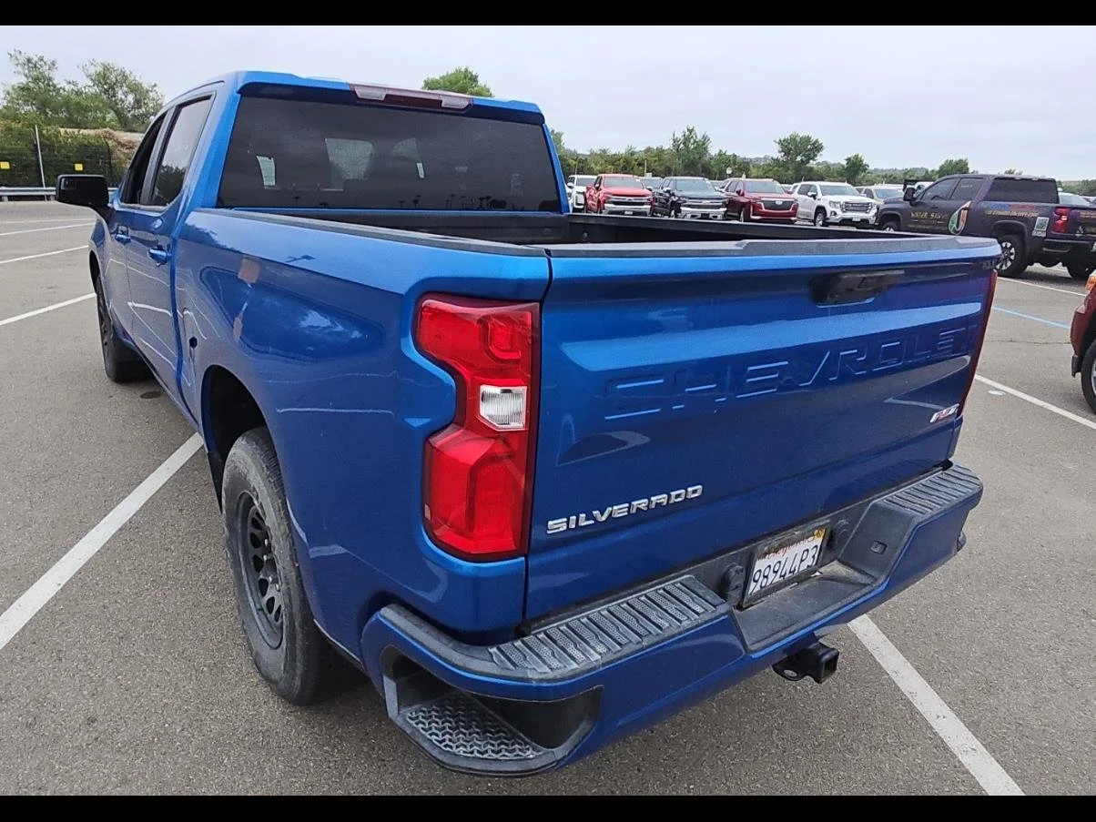 Used 2022 Glacier Blue Metallic Chevrolet RST image 3
