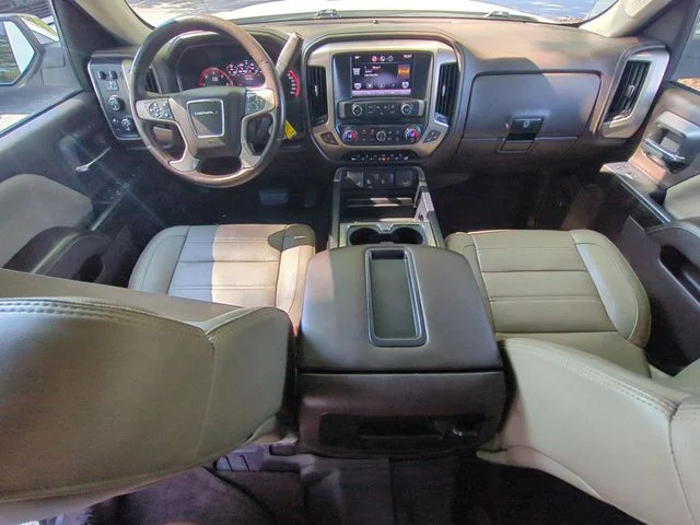 Used 2015 White GMC Denali image 33