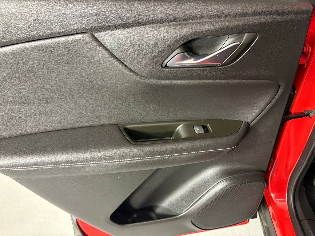 Used 2025 Orange Chevrolet LT image 34
