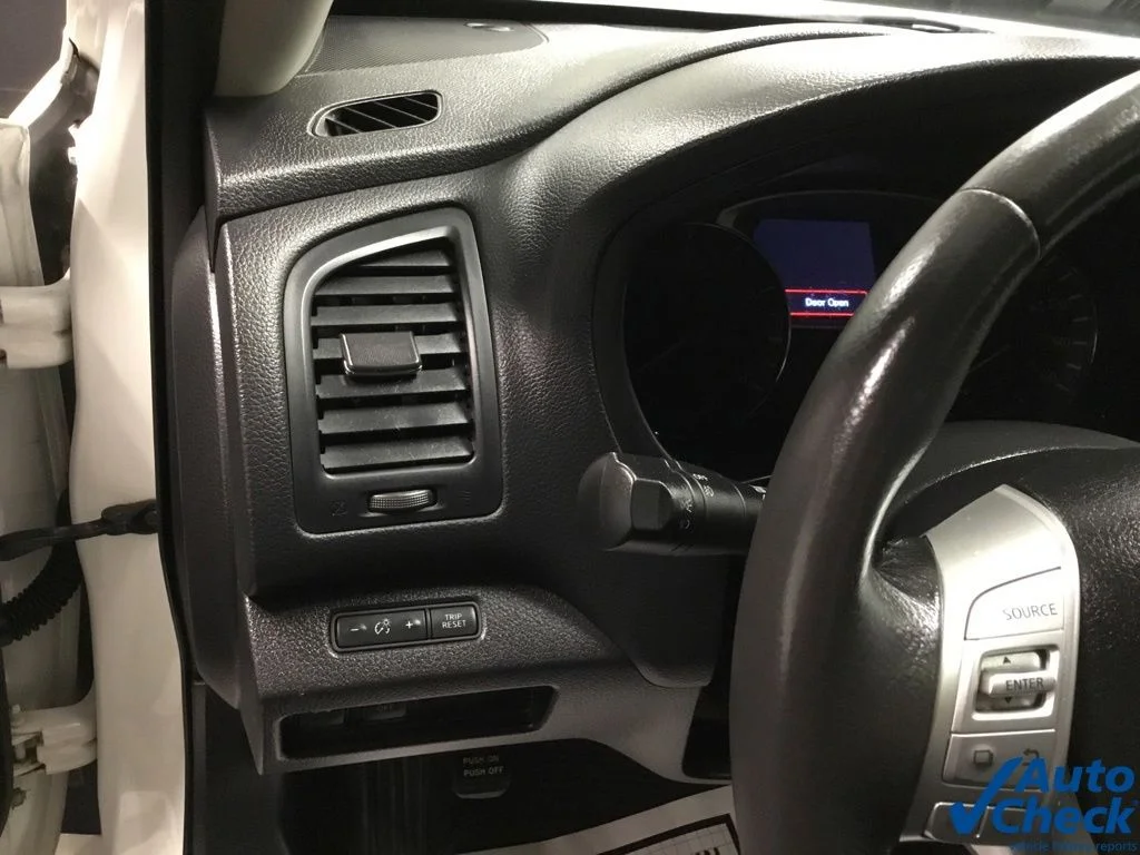 Used 2016 White Nissan 2.5 SV image 21