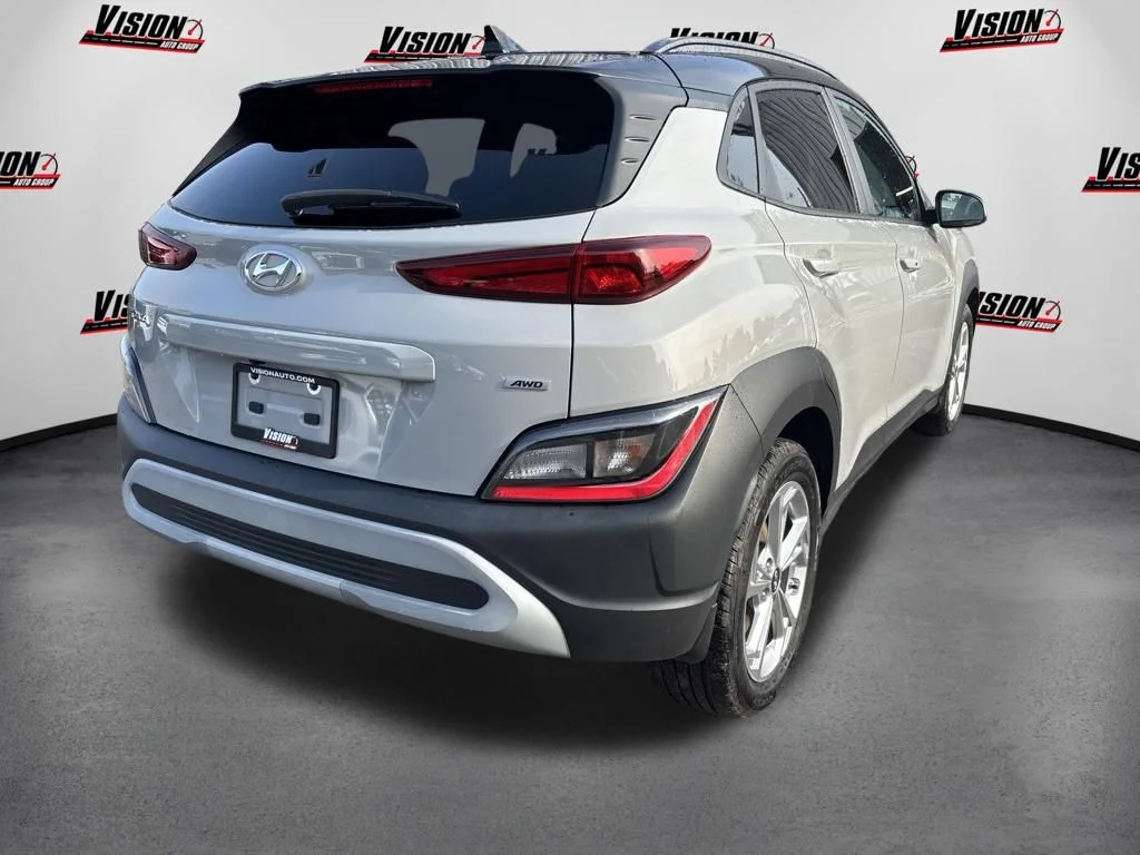Used 2022 Silver Hyundai SEL image 5