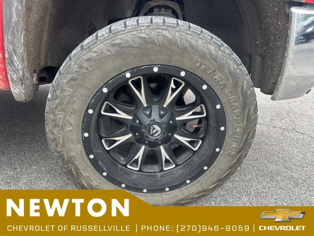Used 2018 Cardinal Red GMC SLT image 13