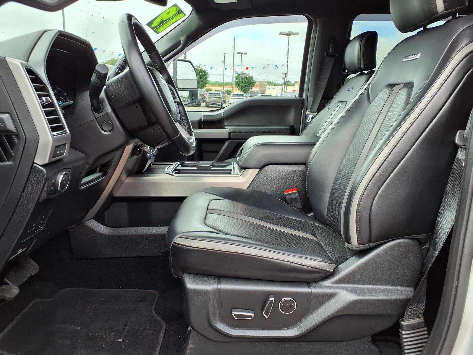 Used 2019  FORD  image 21