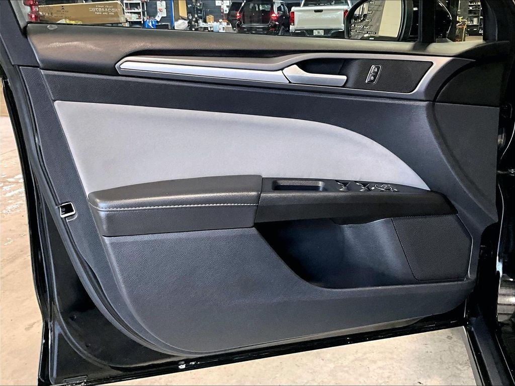 Used 2016 Black Ford S image 9