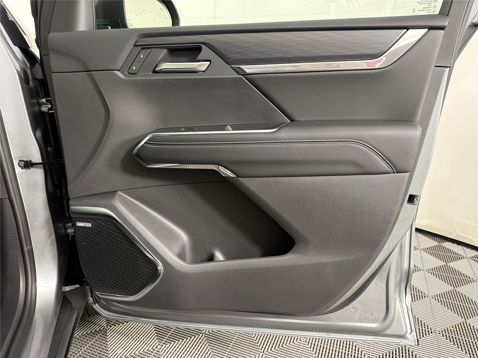 2026 GMC Acadia Elevation - Photo 12
