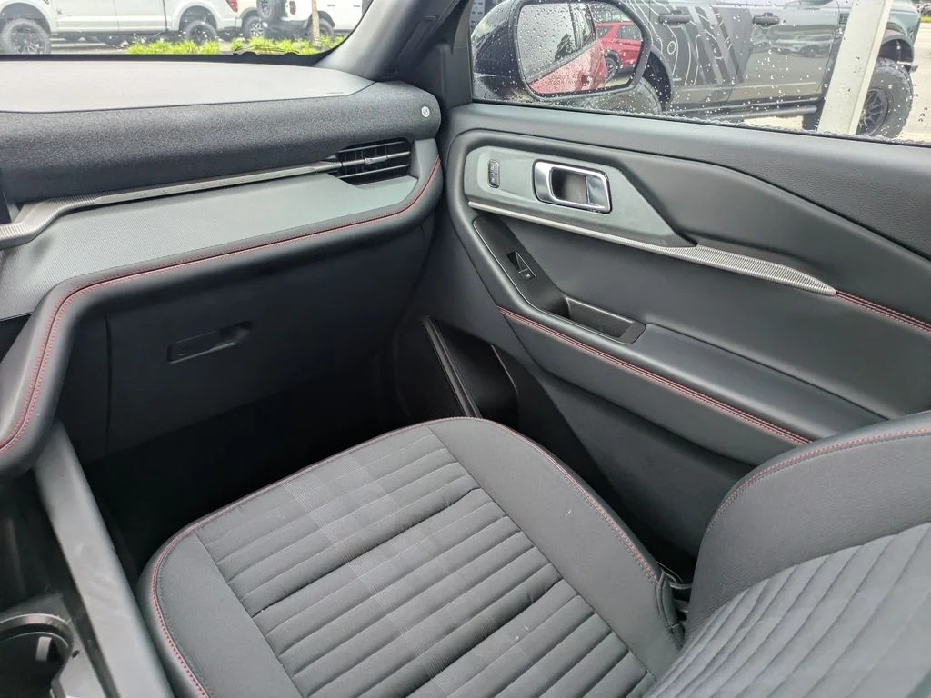 New 2026 Rapid Red Metallic Tinted Clearcoat Ford ST-Line image 19