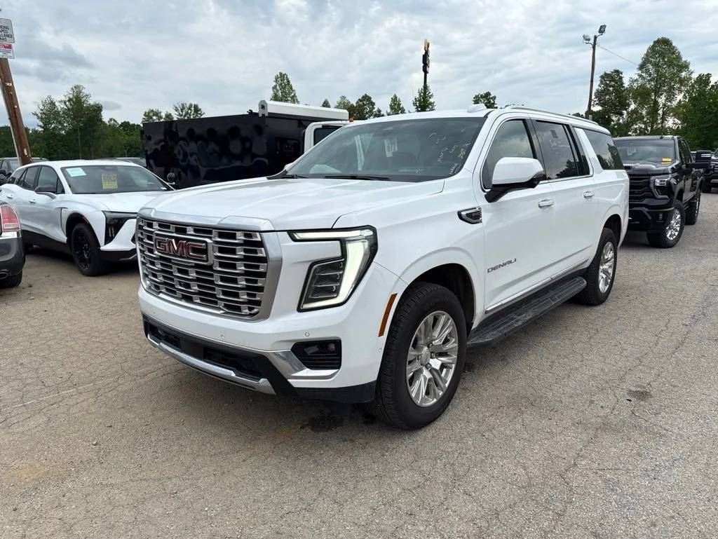 Summit White 2025 GMC Yukon XL Denali 4WD SUV / Crossover Four-Wheel Drive