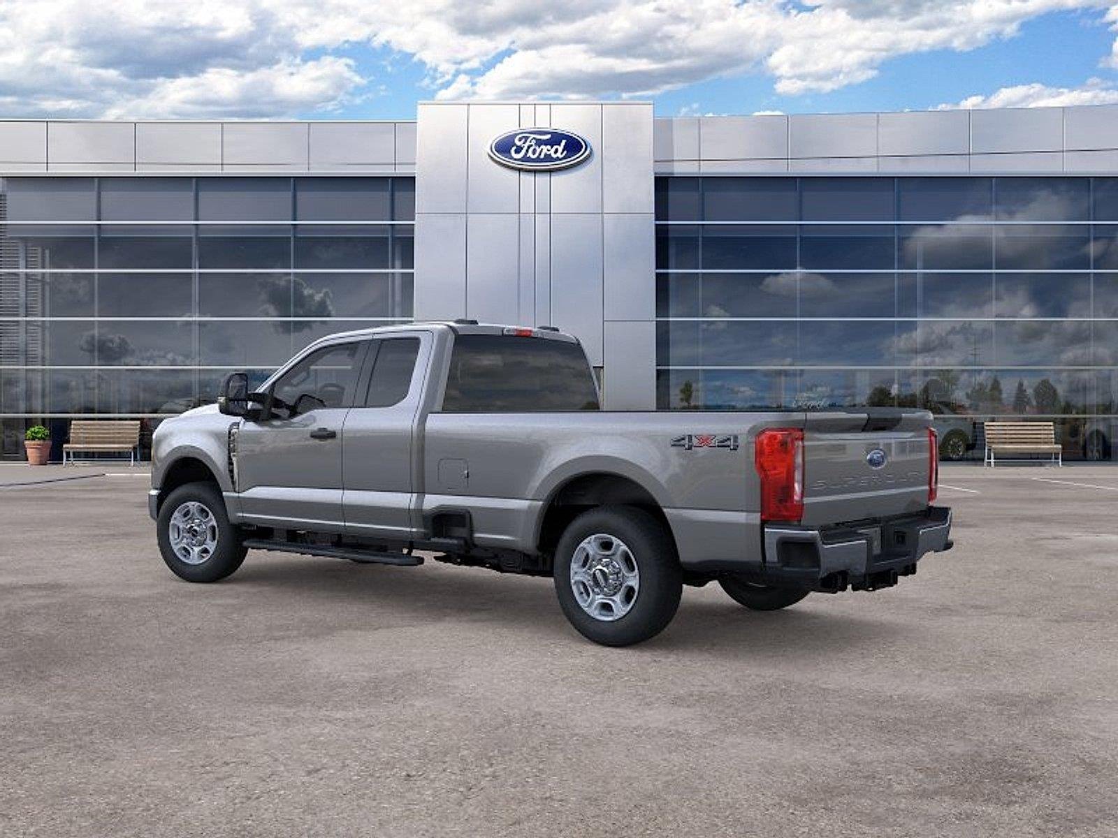 New 2026 Carbonized Gray Metallic Ford XLT image 4