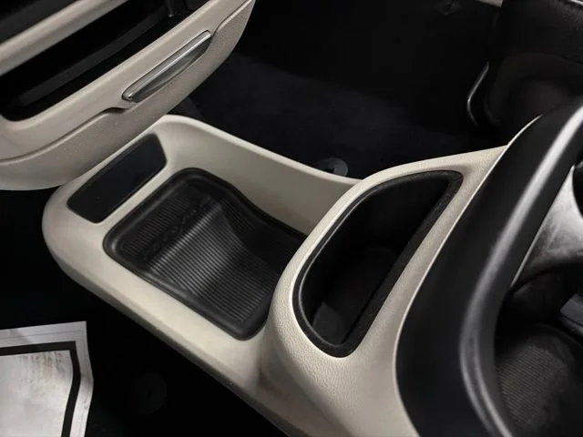 Used 2022 White Chrysler Touring L image 21