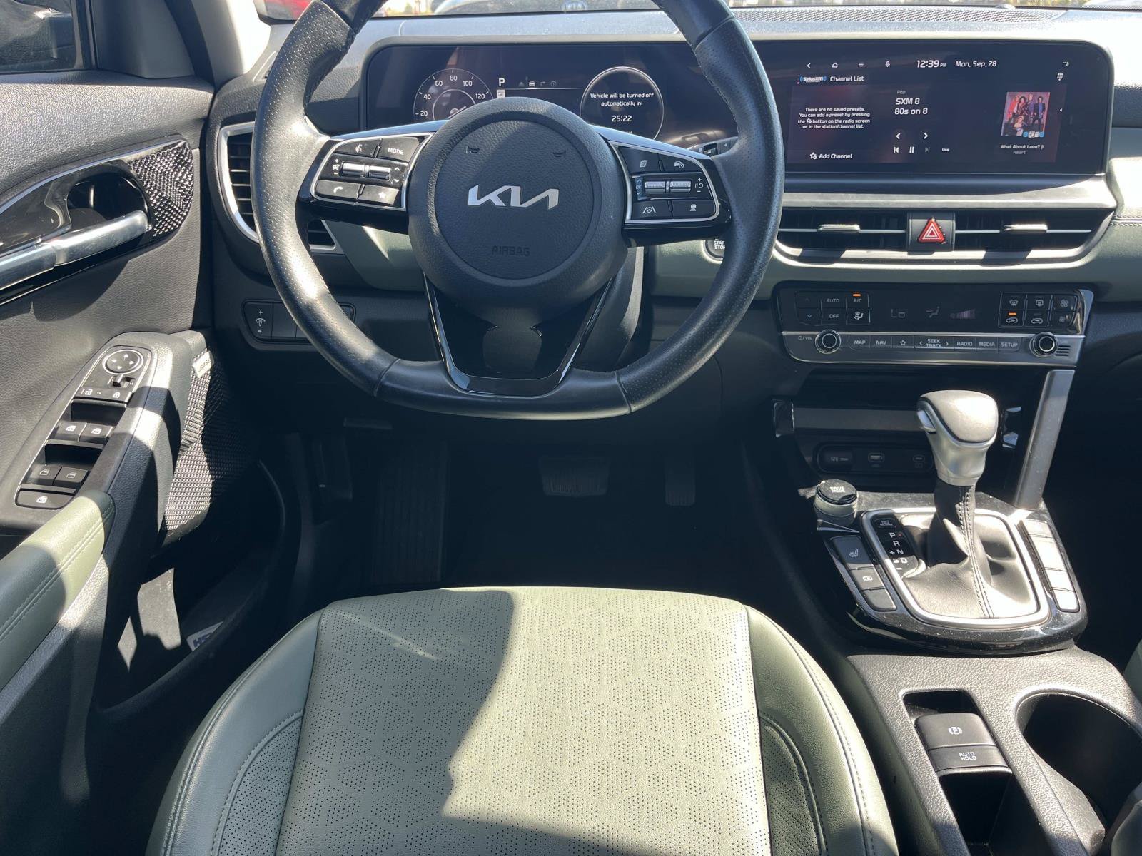 Used 2024 Fusion Black Kia SX image 12