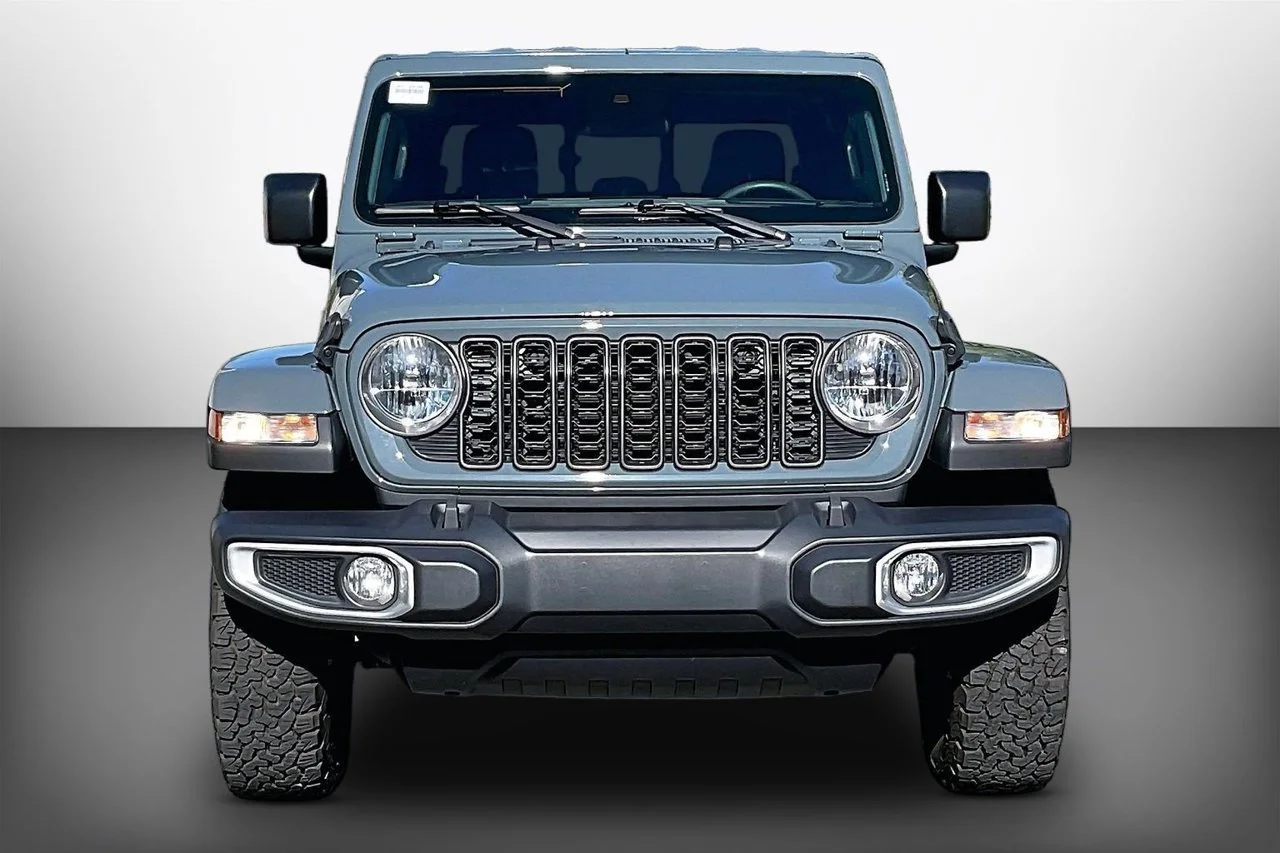 Used 2024 Gray Jeep Sport S image 3