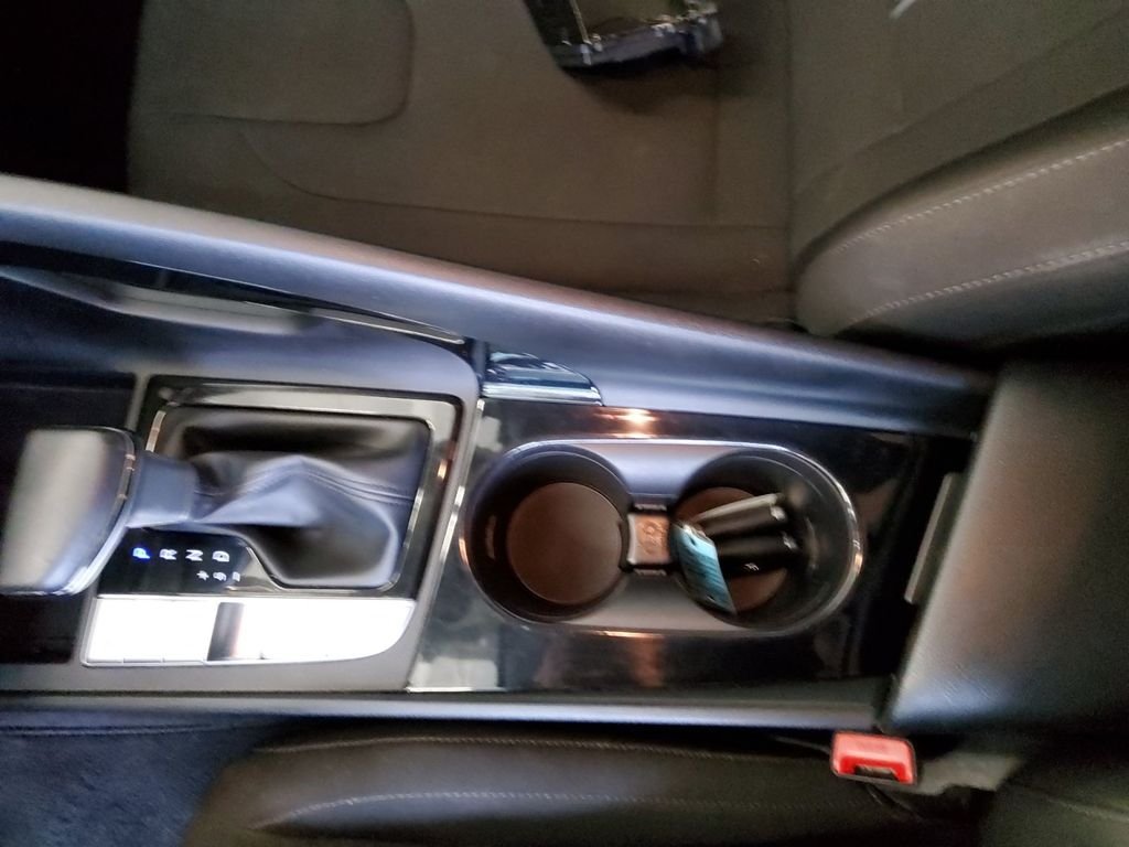 Used 2022 Gray Hyundai SEL image 23