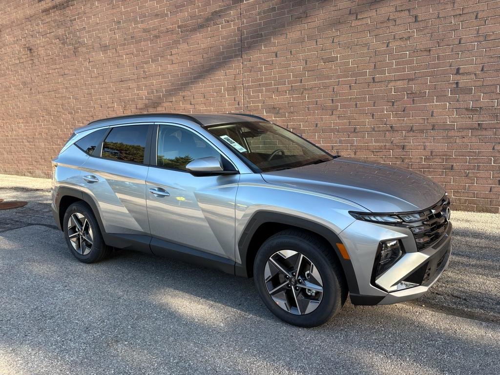 New 2026 Shimmering Silver Hyundai SEL FWD image 7