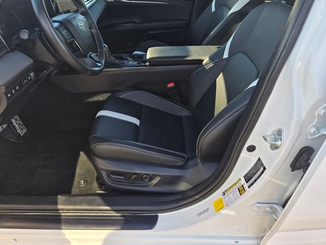 Used 2025 White Toyota SE image 16