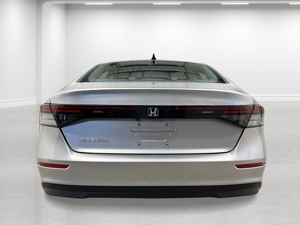 New 2026 Solar Silver Metallic Honda SE image 4