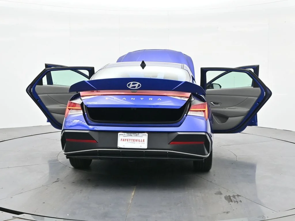 Used 2025 Blue Hyundai SEL Convenience image 41