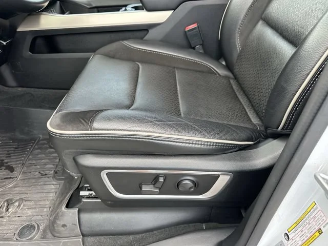 Used 2022 Off-white Ram Laramie Crew Cab 4x4 5