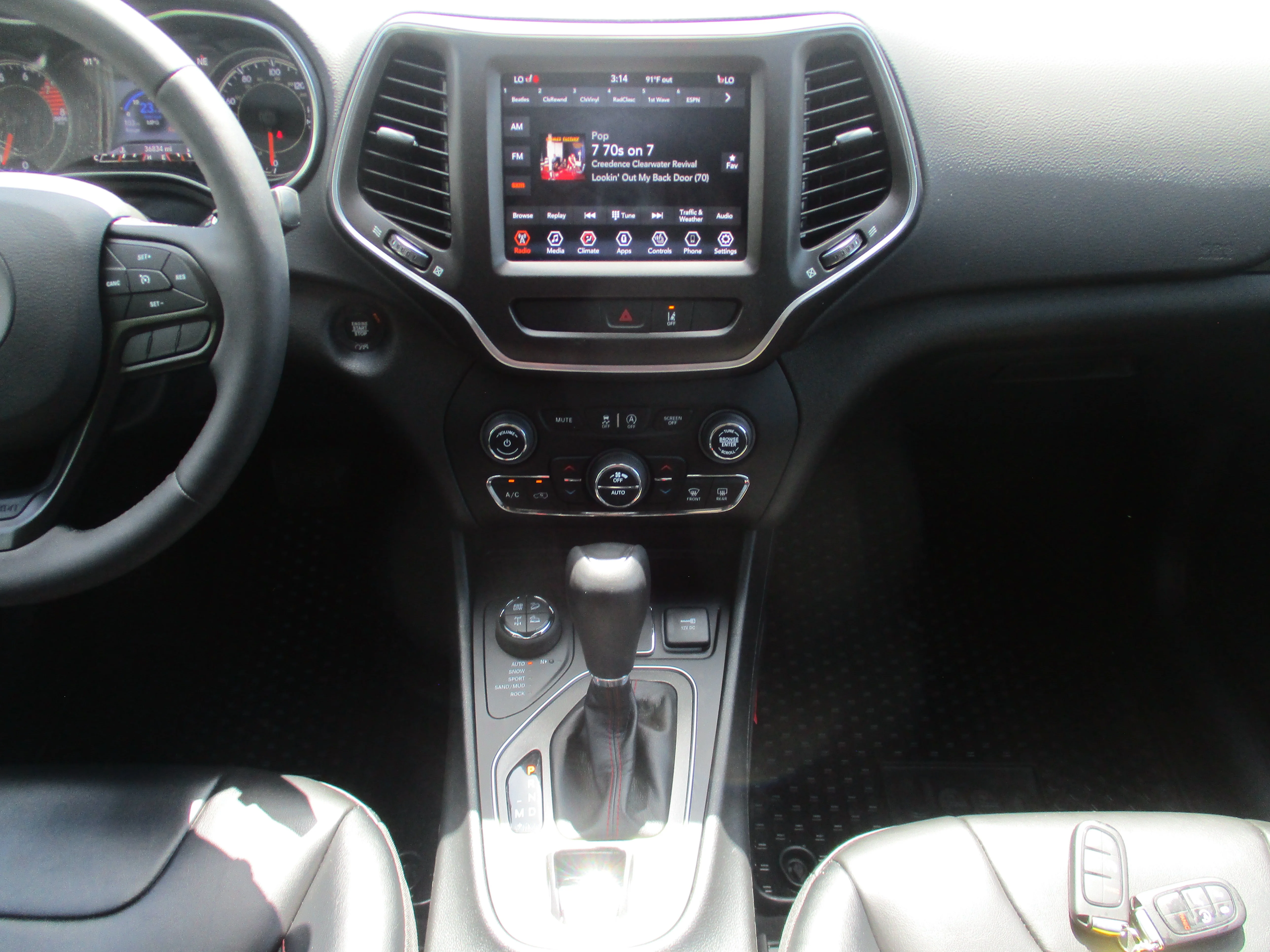 Used 2022 Hydro Blue Pearlcoat Jeep Trailhawk image 14