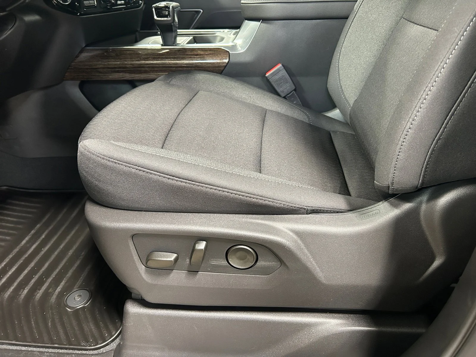 New 2026 Onyx Black GMC Elevation image 14