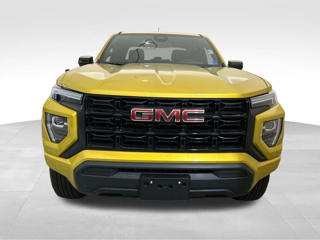 Used 2023 Red GMC Elevation image 10