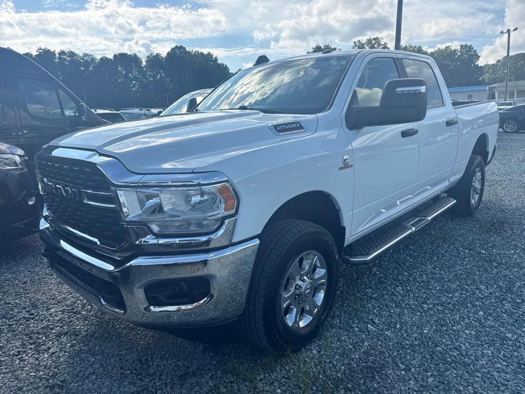 Used 2024 White Ram Big Horn image 1