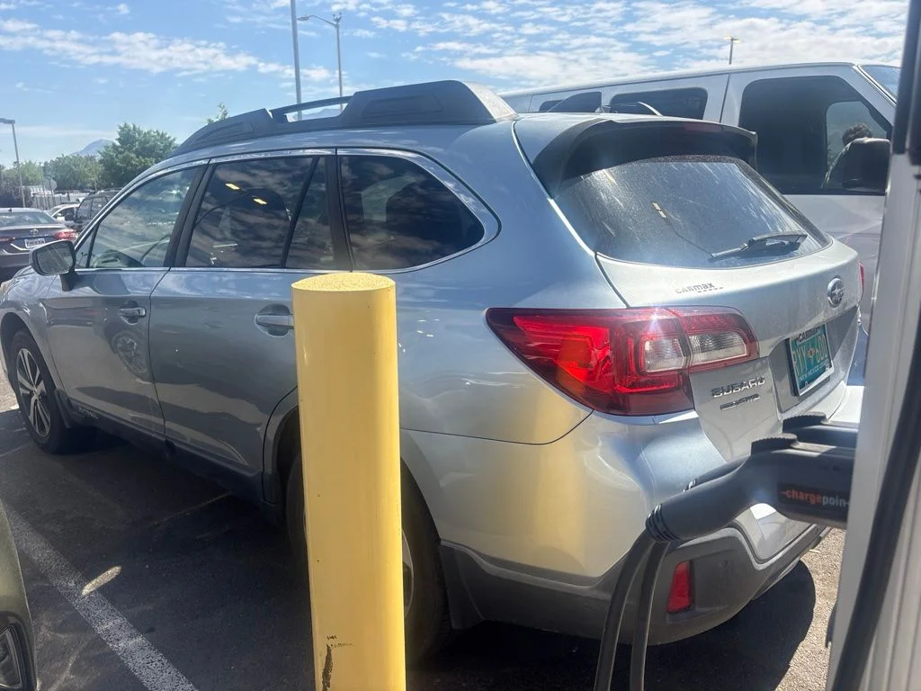 Used 2018 Silver Subaru 2.5i image 9