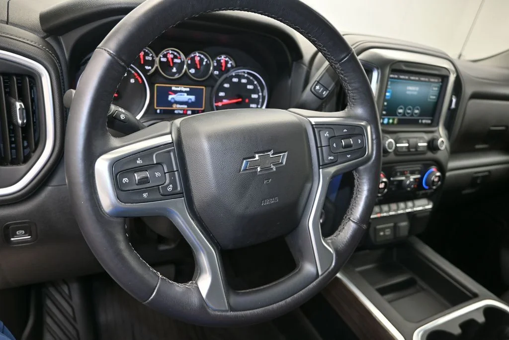 Used 2022 White Chevrolet RST image 23