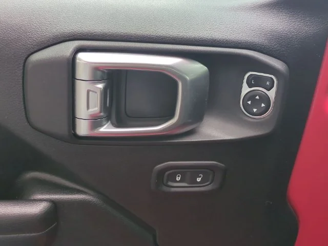 Used 2018 Red Jeep Unlimited Sport S image 13