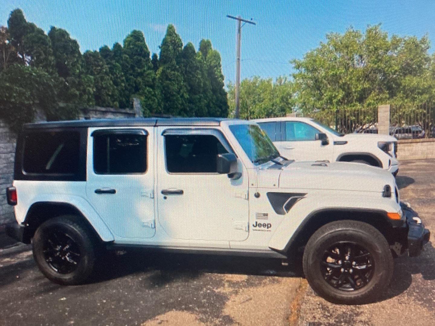 Used 2023 Bright White Clearcoat Jeep Freedom image 9
