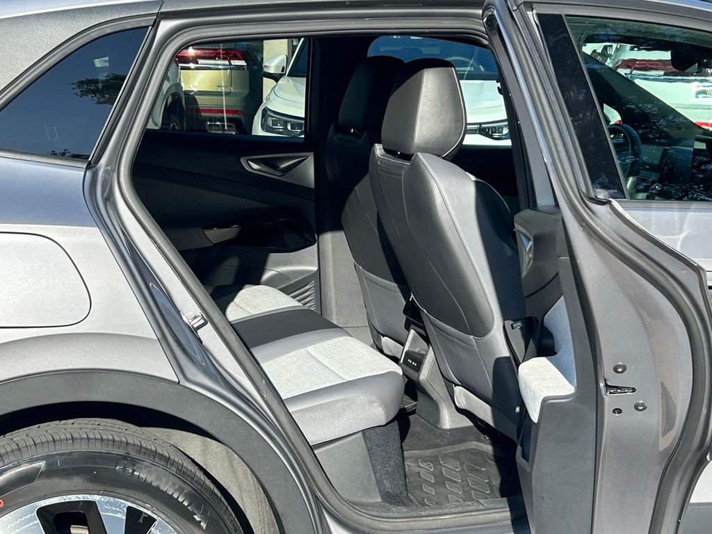 Used 2023 Silver Volkswagen Standard image 37