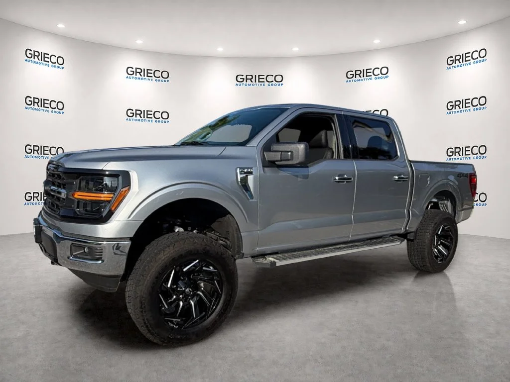 Used 2025 Iconic Silver Metallic Ford XLT image 3