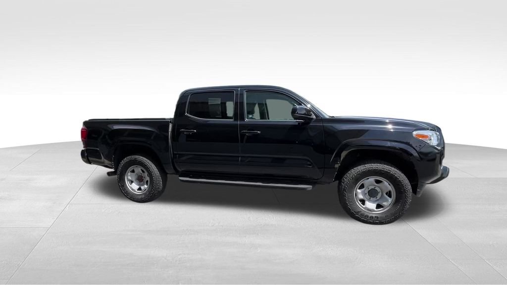 Used 2022 Midnight Black Metallic Toyota SR image 12