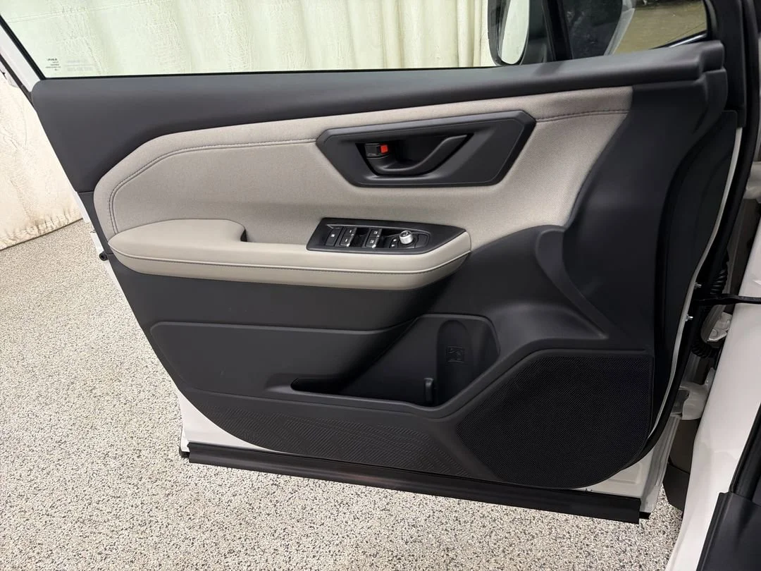 New 2026 Crystal White Pearl Subaru Premium image 18