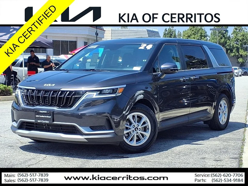 2024 Kia Sedona LX's photo