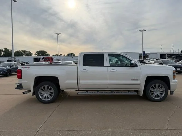 2014 Chevrolet Silverado 1500 High Country - Photo 2
