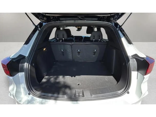 Used 2024 Summit White Chevrolet RS image 11