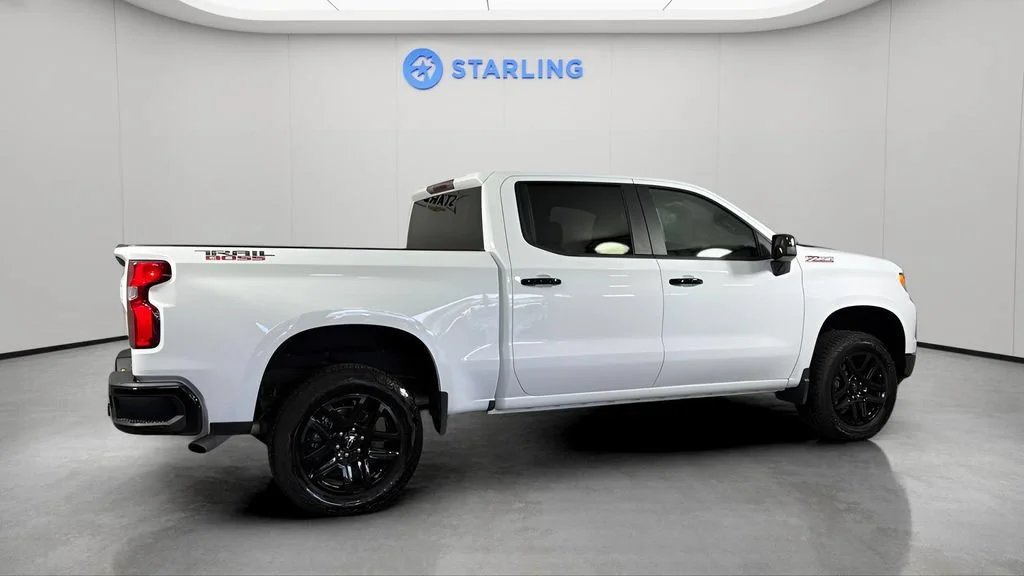 Used 2025 Summit White Chevrolet LT Trail Boss image 10