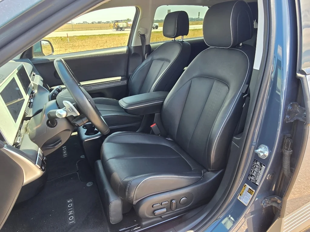 Used 2023 Digital Teal Hyundai Limited image 13